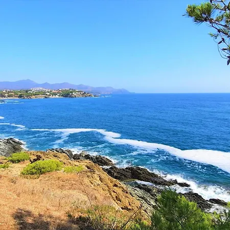 Con Vistas Al Mar, Se Admiten Mascotas Y Aparcamiento En - Es-170-15 Llançà